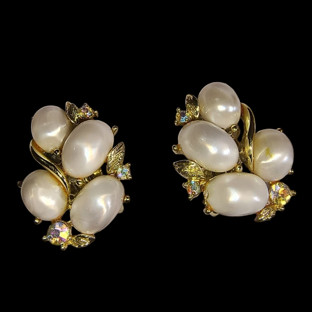 Vintage Lisner Faux Pearl & Rhinestone Clip-on Earrings - Picture 2 of 9
